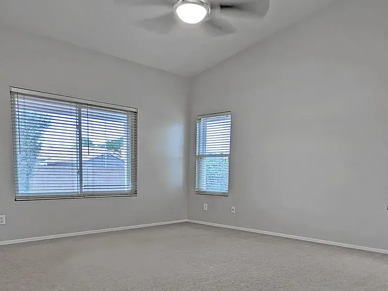 8917 W Lockland Ct — Photo 4