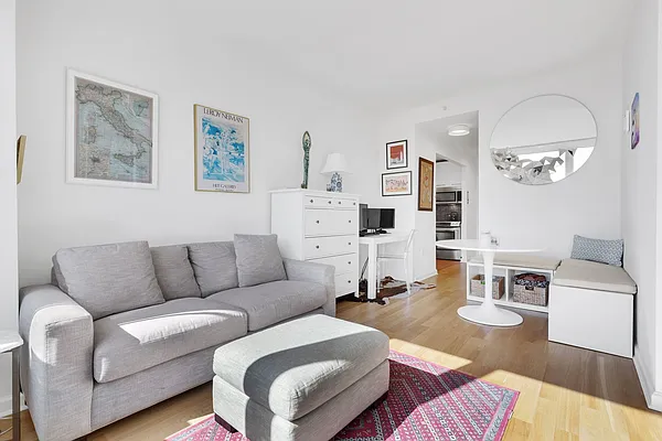 Rented by Cooper & Cooper Real Estate | media 2