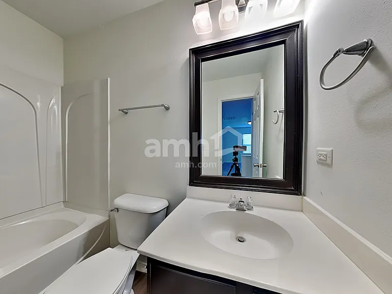 9023 Newfield St — Photo 16
