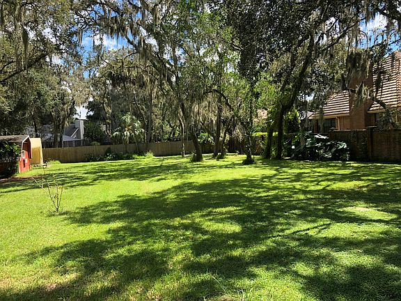 5th image of 1725 N Riverhills Dr