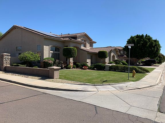 4th image of 8236 W Foothill Dr