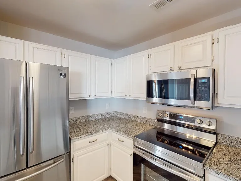 1105 Torrence Cir — Photo 11