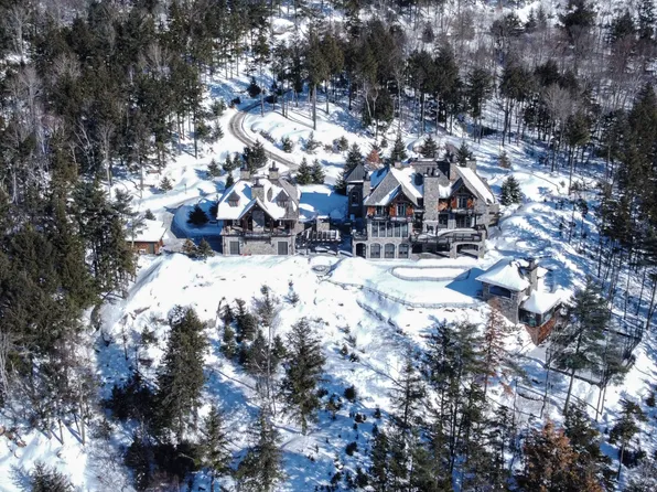 905 Chem Des Skieurs, Mont Tremblant, QC J8E 3M8