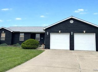 130 Regency Pl, Millstadt, IL