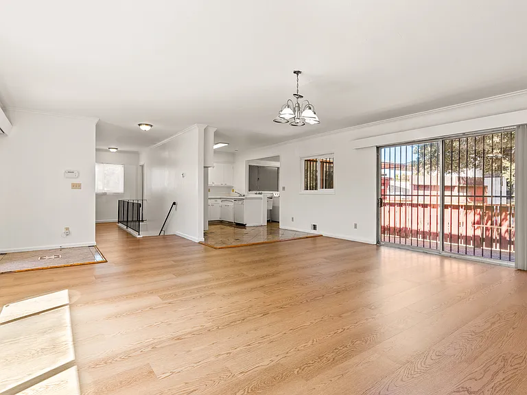 1015 82nd Ave — Photo 15
