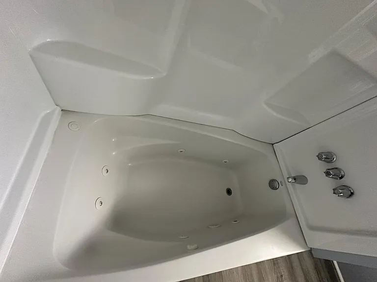 jetted tub