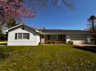 1604 Lakewood Dr, Mendota, IL 61342