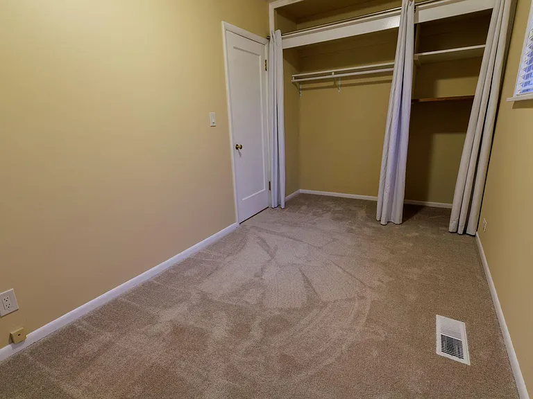 1420 E Victor St — Photo 11
