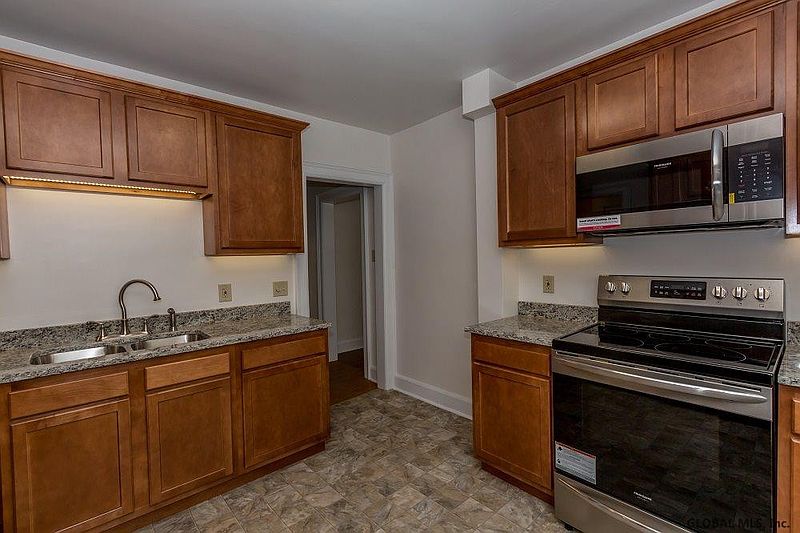 2nd image of 320 BALLSTON Road