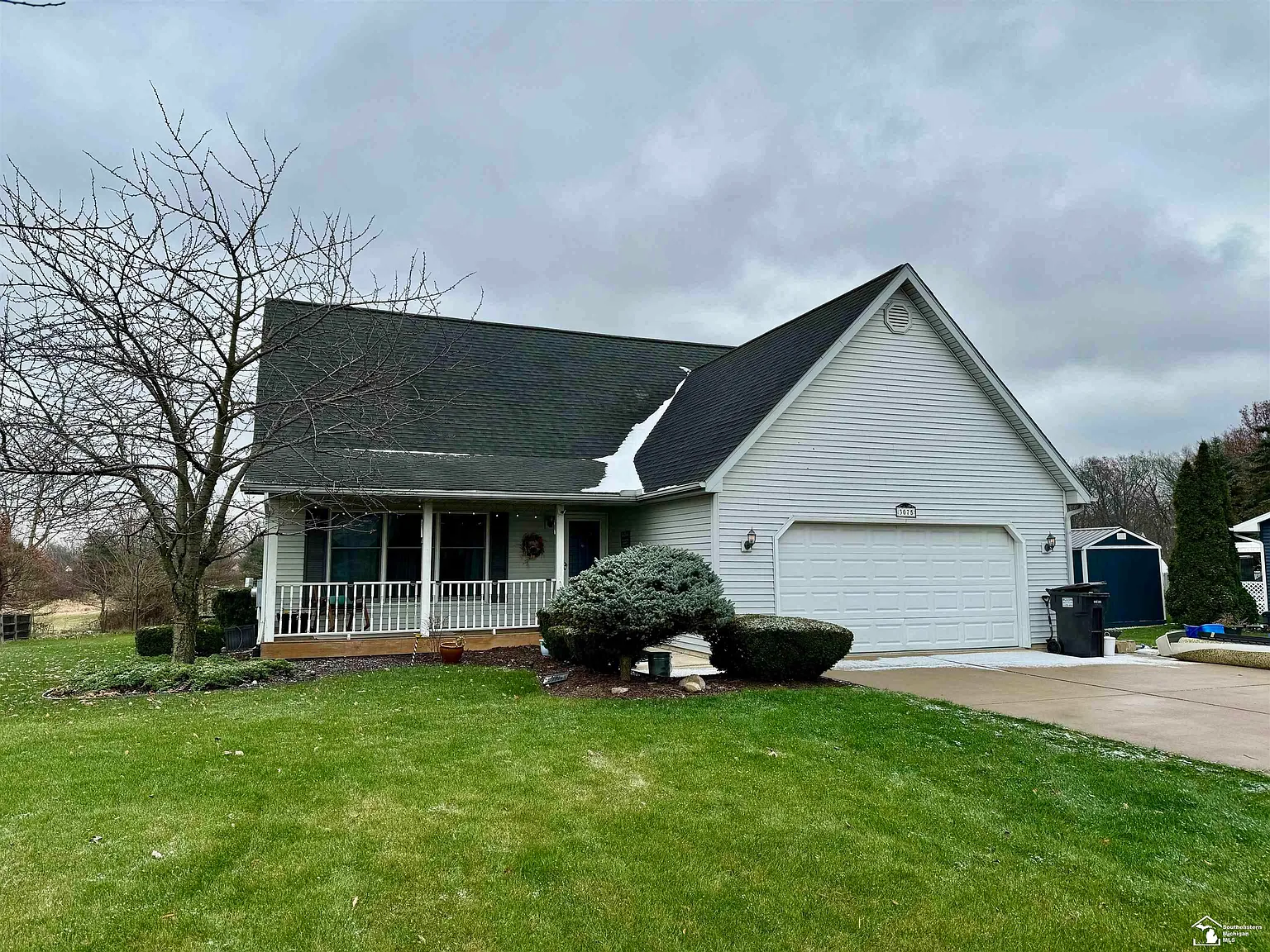 3075 Northmor Dr E photo 1