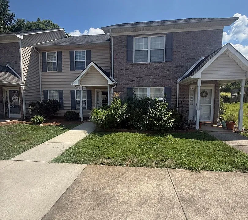 4121 Bentley Dr