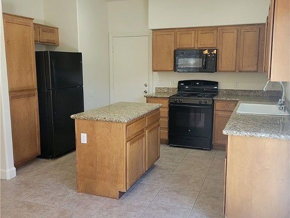 4th image of 148 Coronation Ave #0