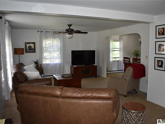 5th image of 2276 Lennox St