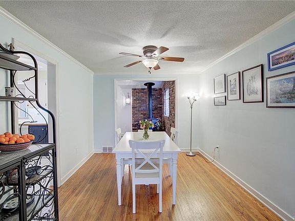 5th image of 213 Huxley Dr