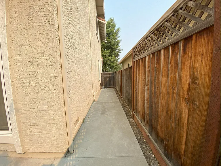 422 Madrone Pl — Photo 41