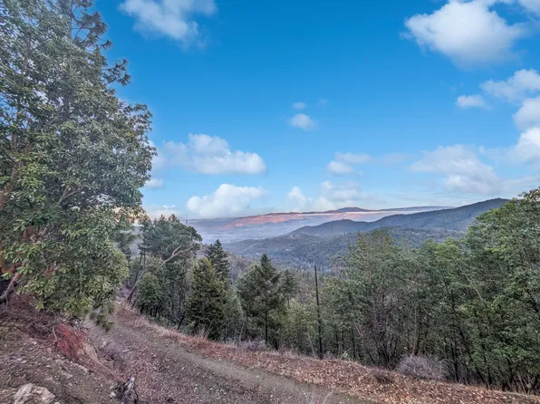 Coleman Crescent Rd, Phoenix, OR 97535