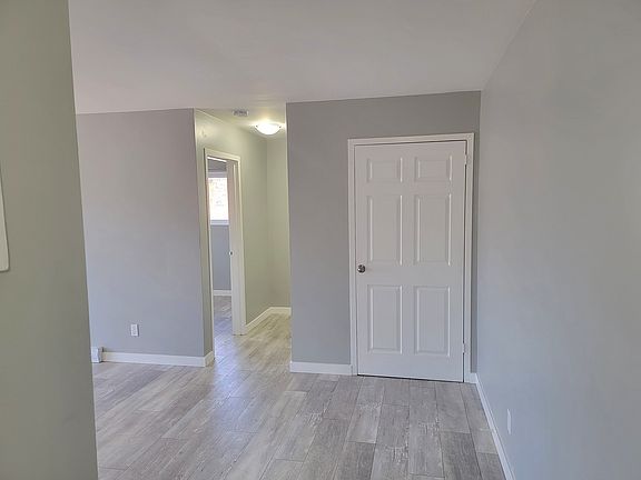 3rd image of 181 York St #11