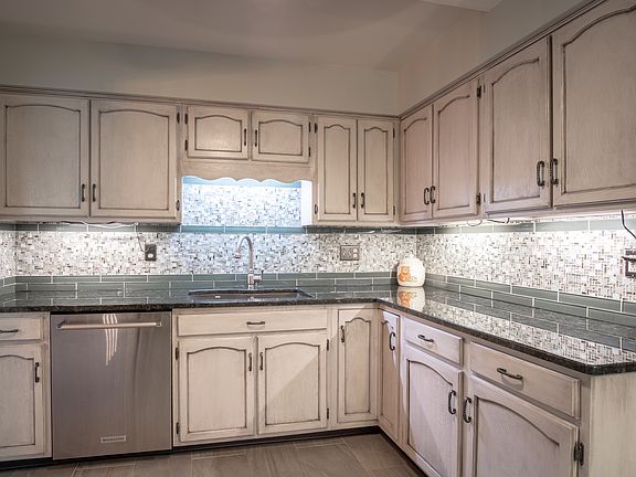 5th image of 2824 Soland Dr