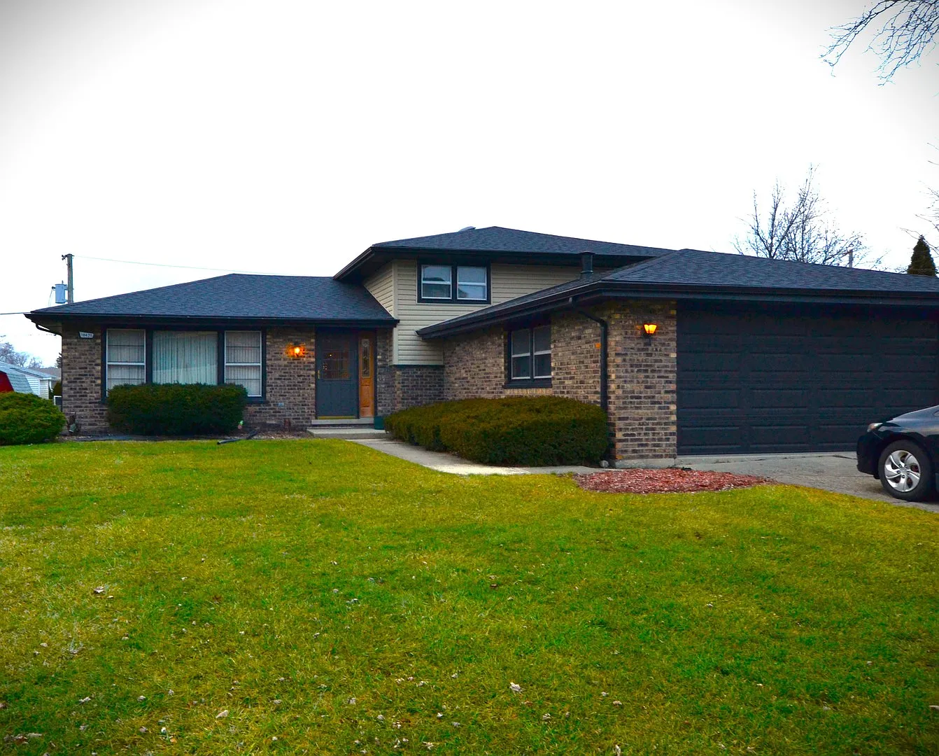 10420 S 80th Ct photo 1