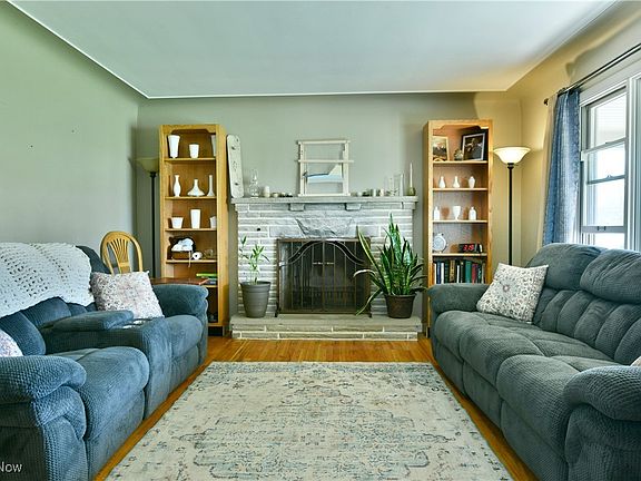 3rd image of 1065 Collins Ave