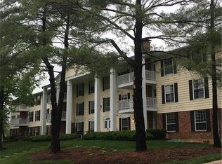 15593 Bedford Forge Dr APT 8, Chesterfield, MO
