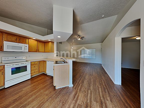3rd image of 5002 Barkley Way