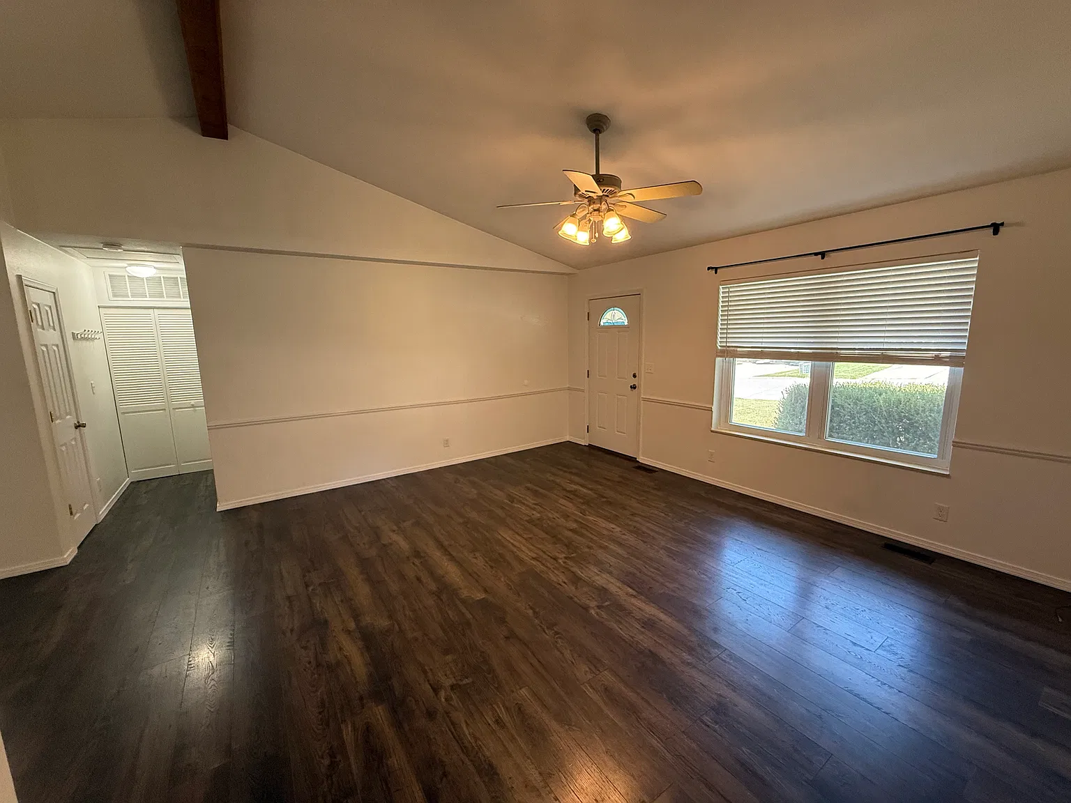 3 bed, 1302 sqft, $2,000 — Photo 3