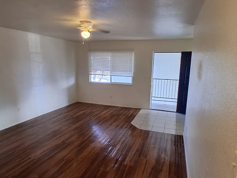 1956 Darrah St #10 — Photo 9