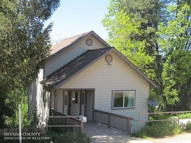 Marshall St, Grass Valley — Photo 1