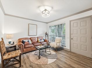 1880 White Oak Dr APT 129, Houston, TX 77009