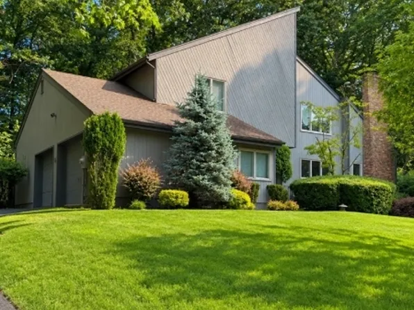 8 N Bayard Ln, Mahwah Twp., NJ 07430