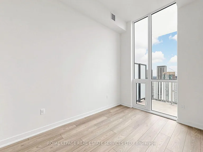 1 Fairview Rd E #3206 — Photo 21