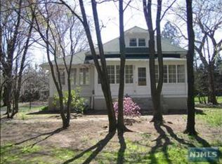 445 Wyckoff Ave, Wyckoff, NJ 07481