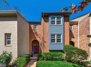 1968 Hopewood Dr, Falls Church, VA