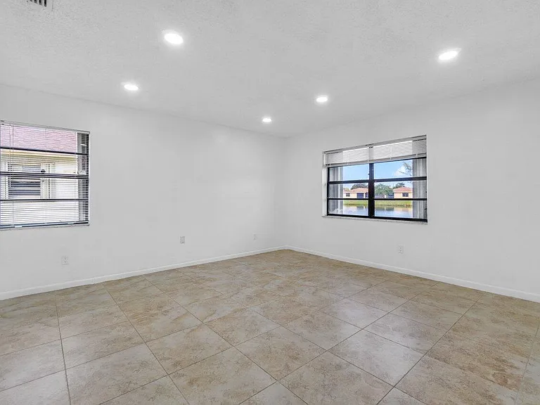 1620 Granfern Ave #1620 — Photo 18