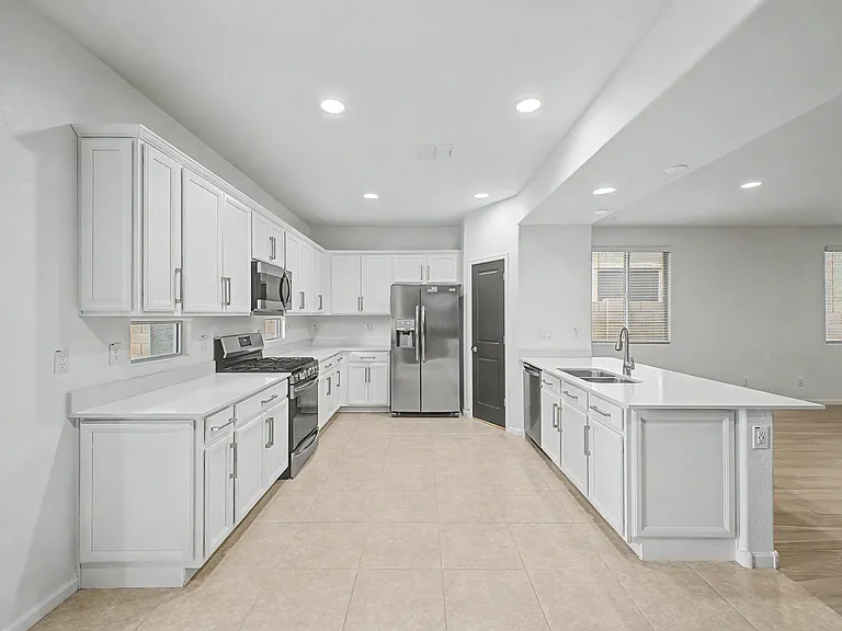 12431 W State Ave — Photo 5