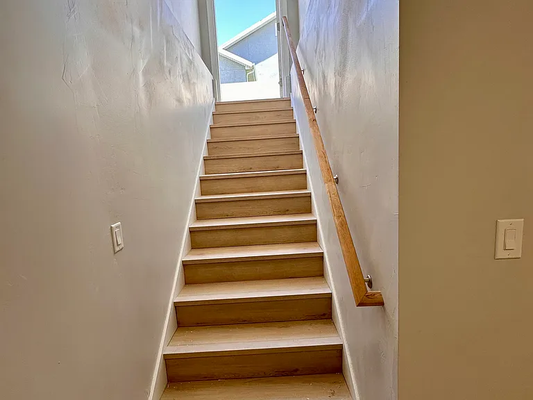 1115 E 400 N — Photo 20