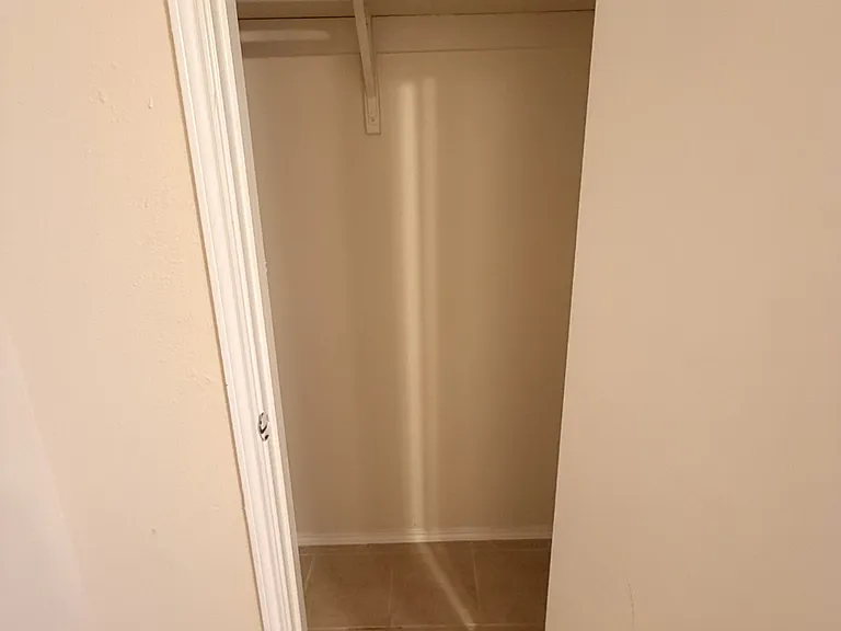810 W Olmos Dr — Photo 20