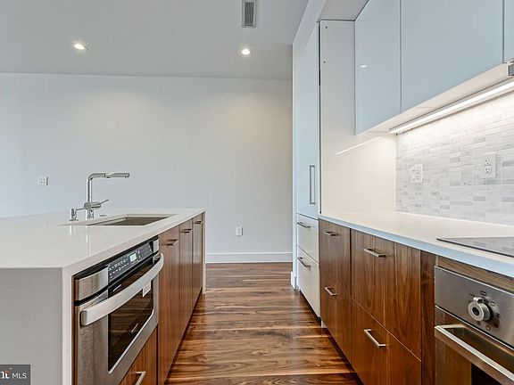 5th image of 621 S 24th St #308