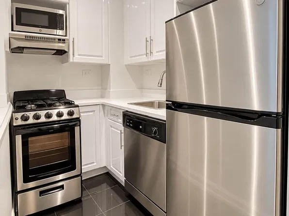 151 West 16th Street image 1 of 9