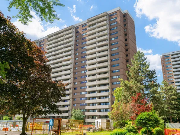 250 Scarlett Rd #206, Toronto, ON M6N 4X5