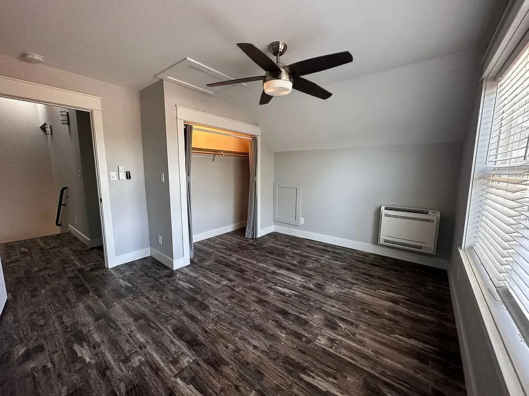 243 & 245 N Thorpe St — Photo 10