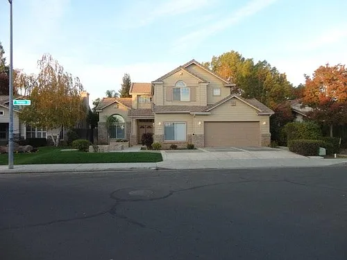 2276 E Trenton Ave Photo 1