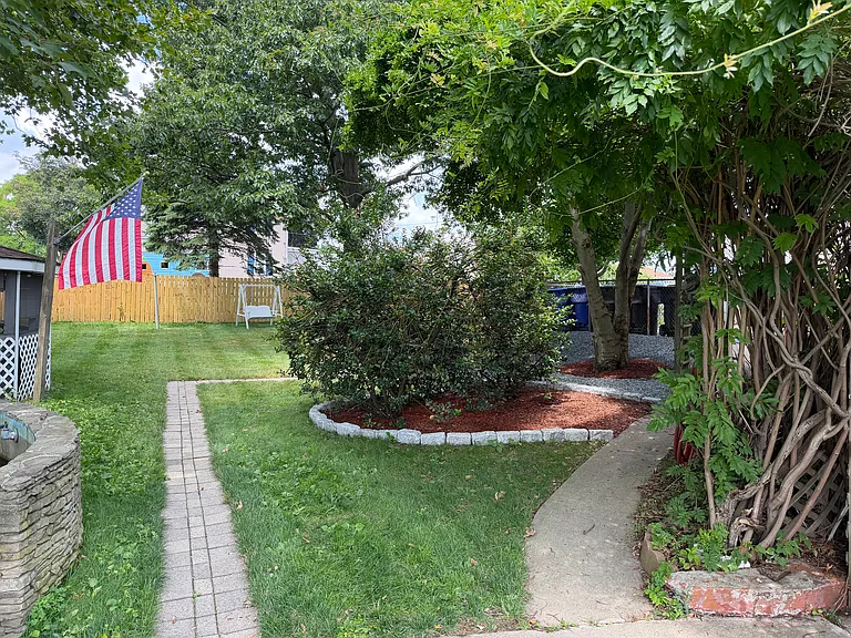 171 Leonard Ave #1 — Photo 10