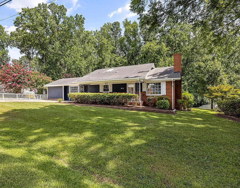 611 Ranch Farm Rd — Photo 1