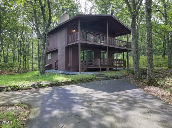 113 Horseshoe Ln, Lords Valley, PA 18428
