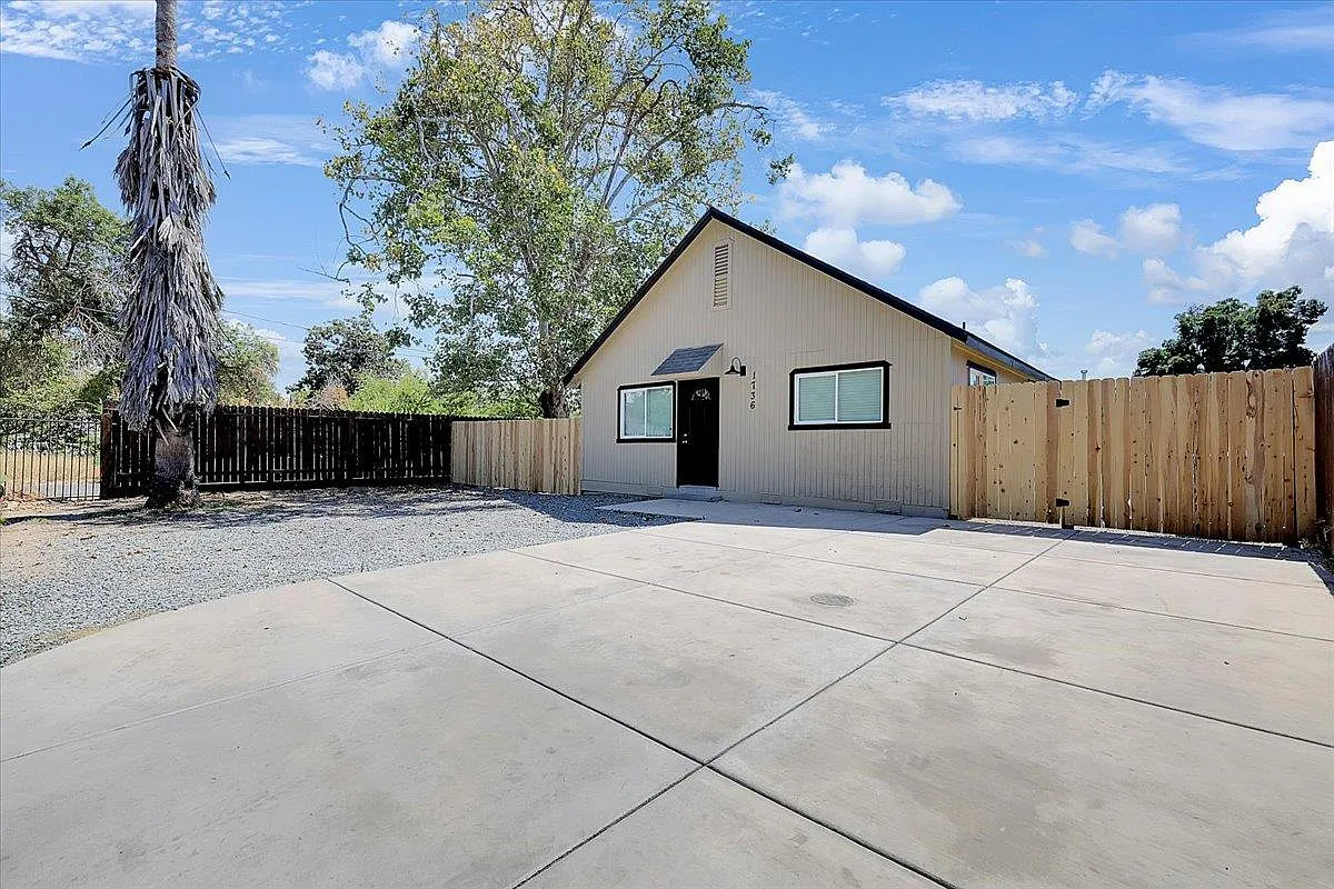 1736 Linda Ave photo 1