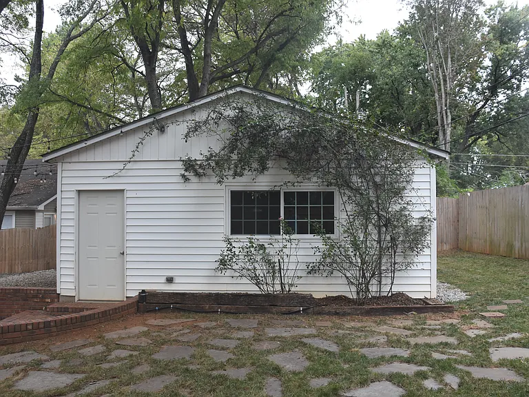 1919 Vanderbilt Cir SW — Photo 36