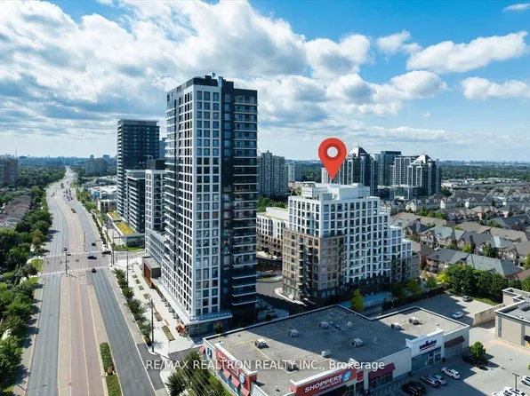 8 Beverley Glen Blvd, Vaughan, ON