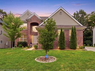 8879 Indigo Ln, Ypsilanti, MI 48197